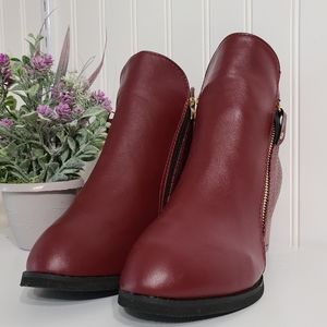 Gorgeous Burgundy Smooth & Pebble Leather Bootie